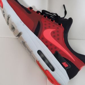 Nike Air max essential zero running shoe